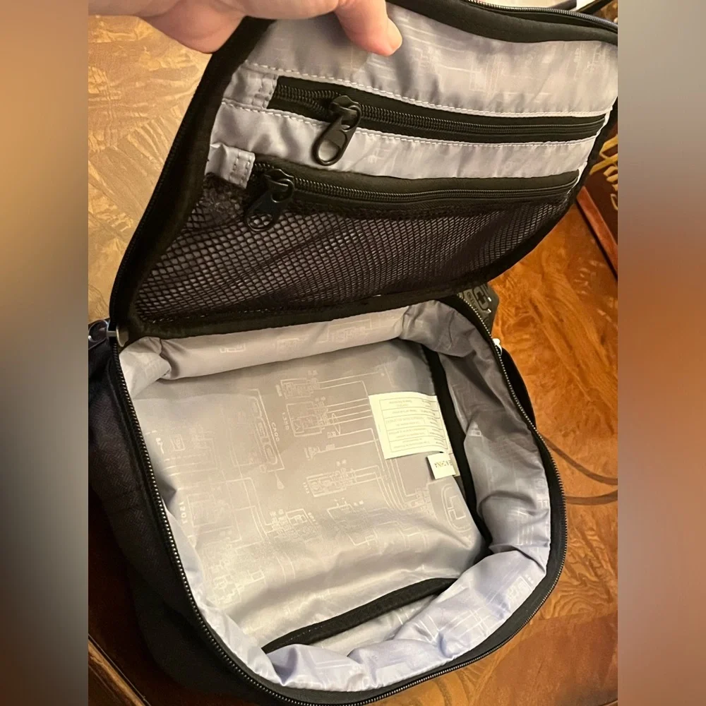 NWT OGIO travel accessory bag black with welcome to Nashville logo on the front